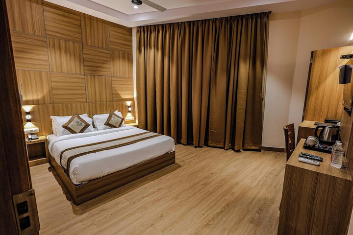 Room 27 of 156