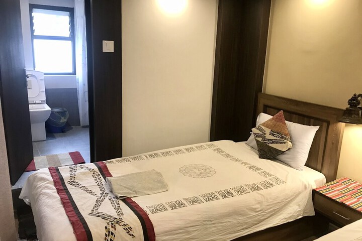 Room 25 of 138