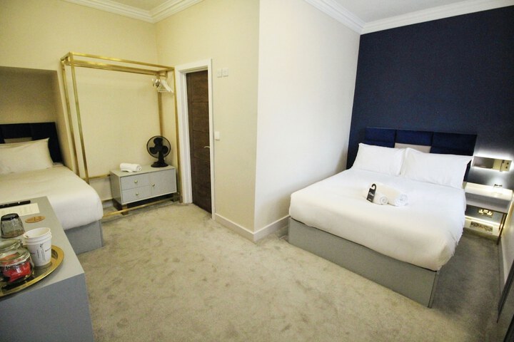 Room 11 of 63
