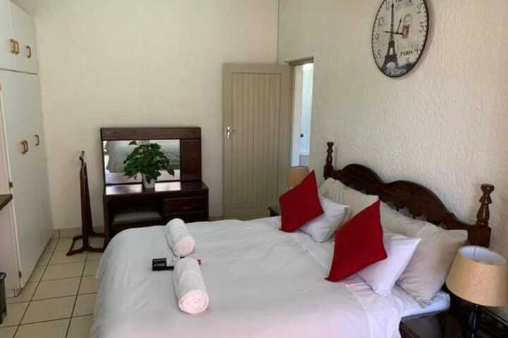 Room 7 of 25