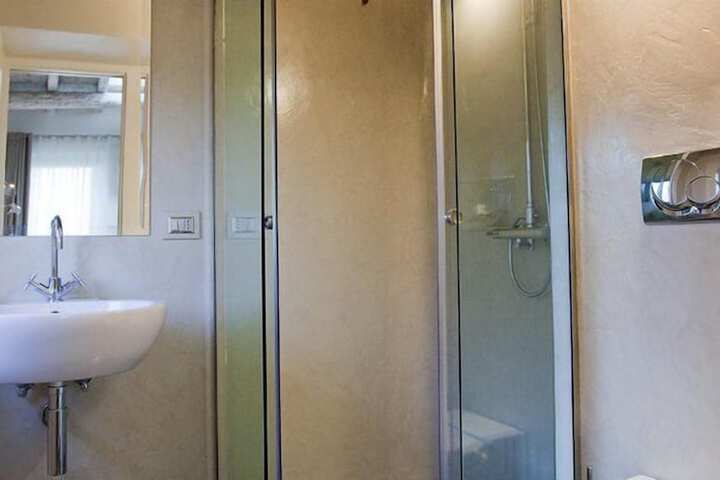 Room 127 of 170