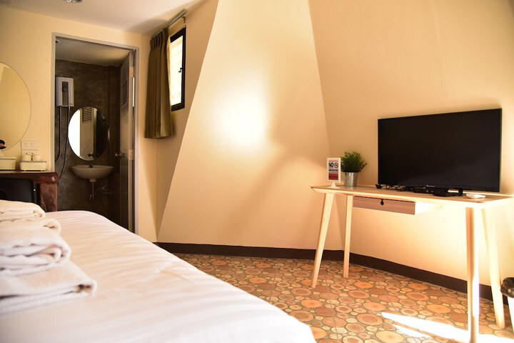 Room 70 of 156