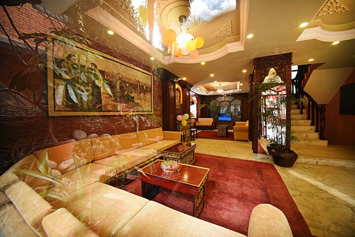 Entrance & Lobby