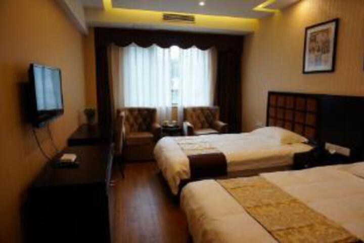 Room 6 of 6