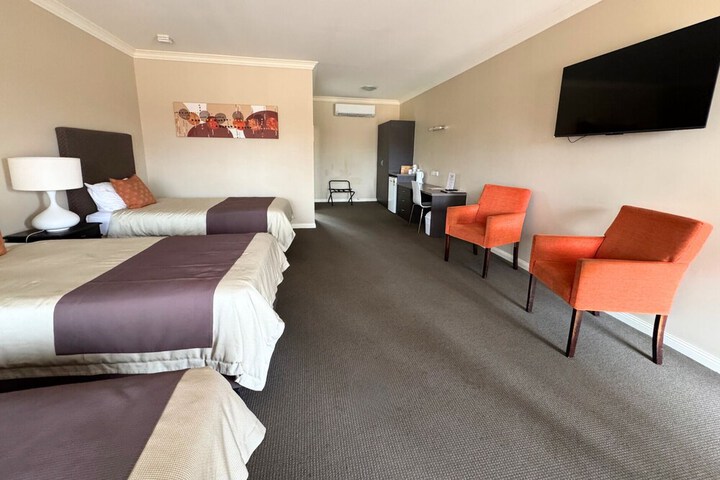 Room 6 of 20