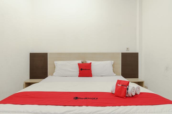 Room 14 of 16