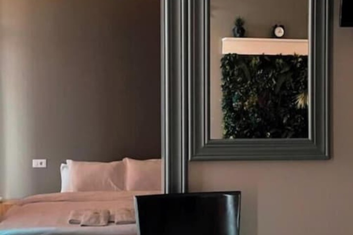 Room 16 of 42