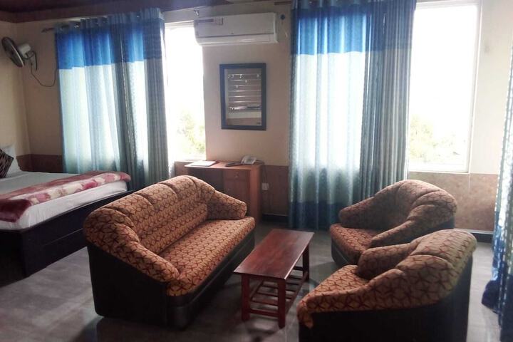 Room 12 of 52