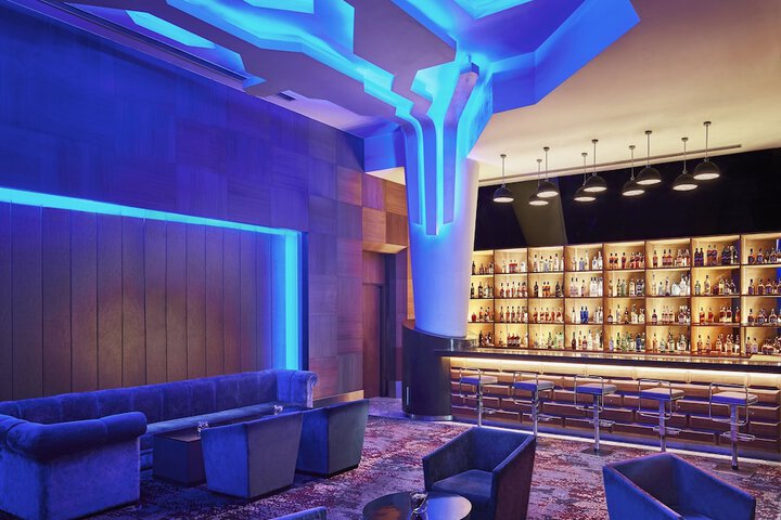 Lounge 48 of 59