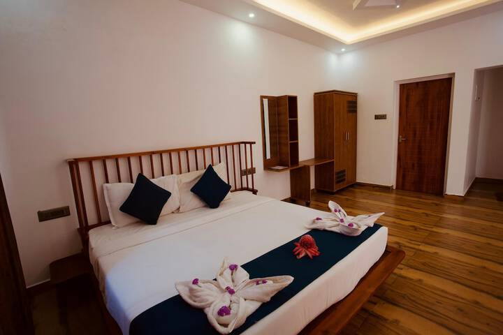 Room 8 of 35