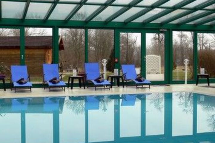Hotel Pool