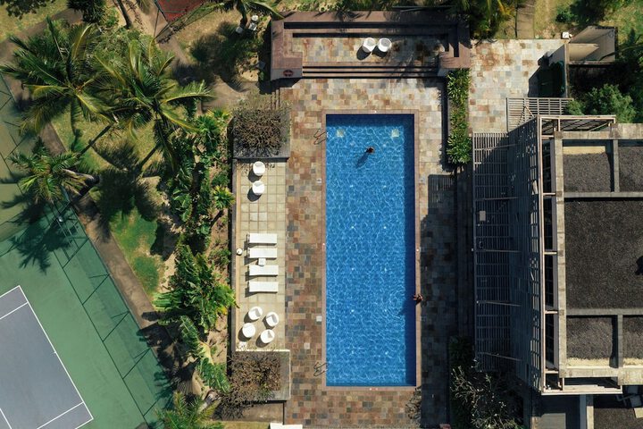 Pool 72 of 195