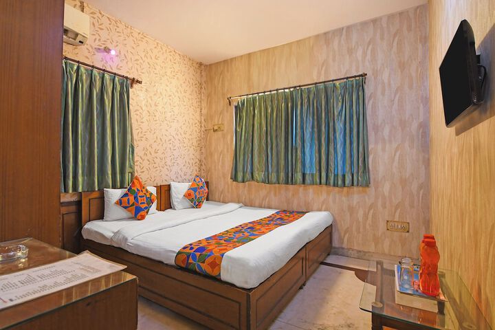 Room 15 of 27