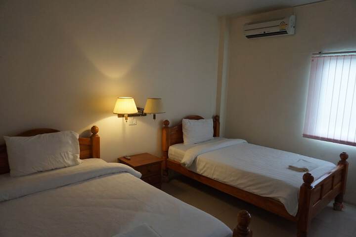 Room 15 of 32