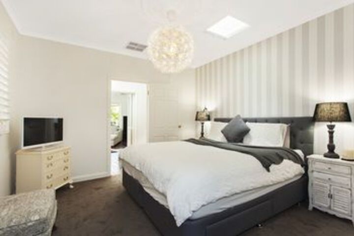 Room 9 of 24
