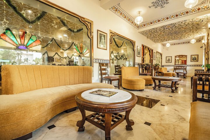 Entrance & Lobby