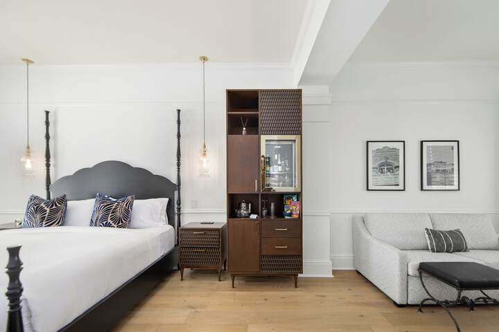 Room 22 of 114