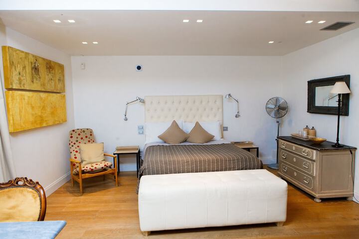 Room 21 of 170