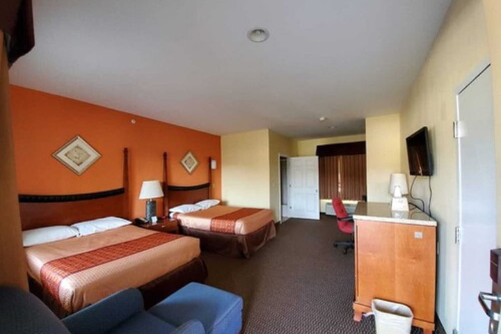 Room 7 of 43