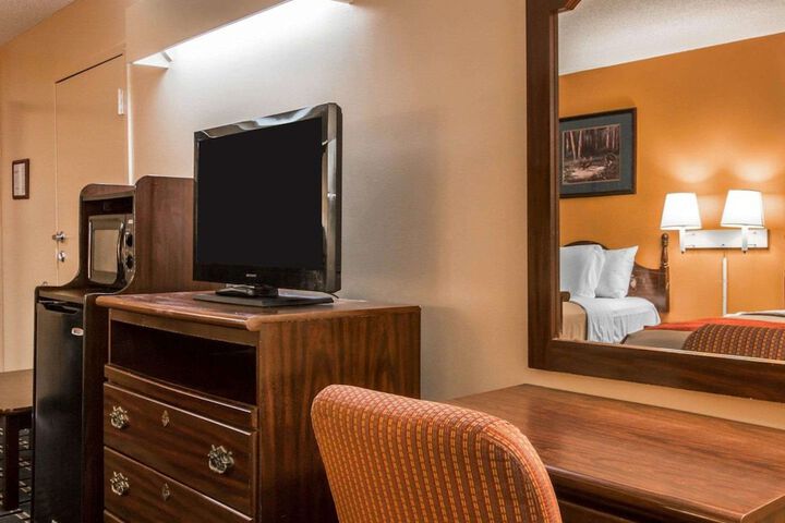 Room 13 of 25