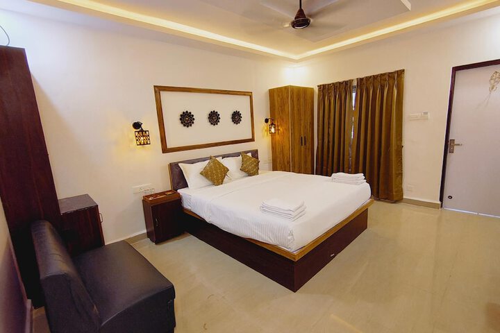 Room 17 of 44