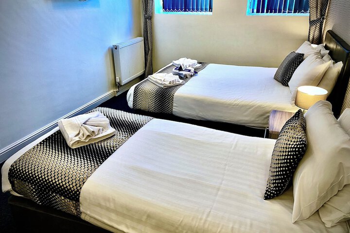 Room 3 of 53