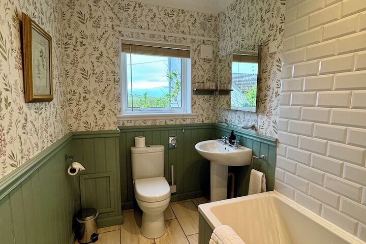 Room 42 of 62