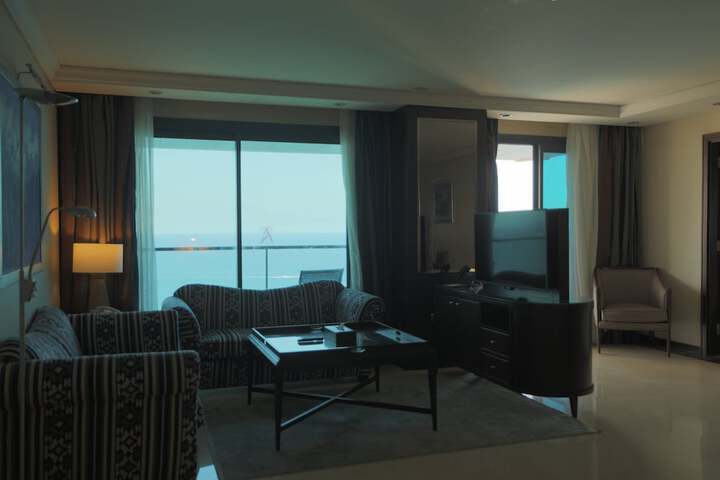 Room 34 of 90