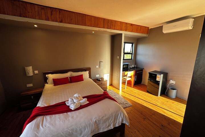 Room 8 of 38