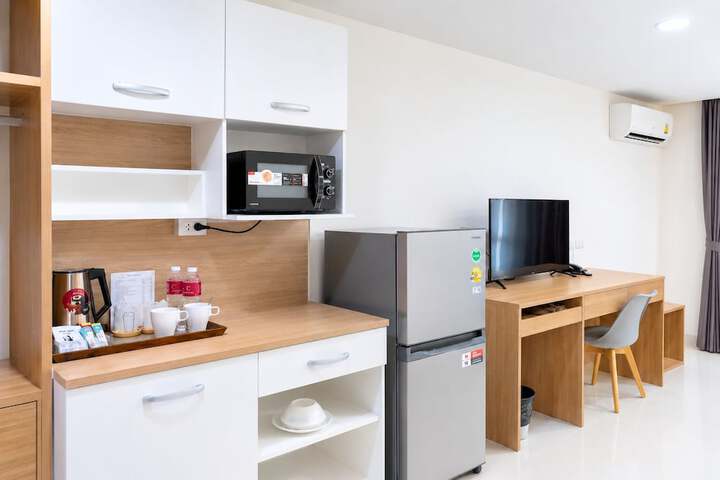 Room 12 of 103
