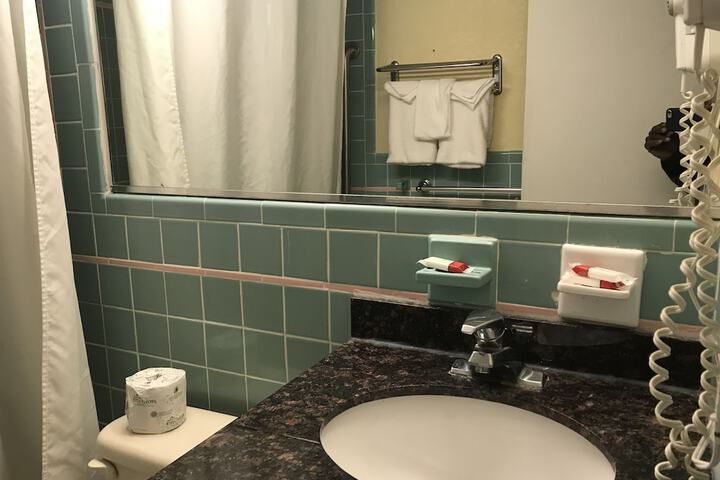 Basic Single King Bed (1 of 9)