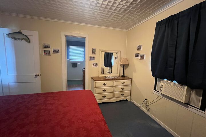 Room 18 of 98