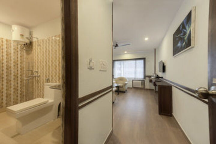 Room 6 of 33