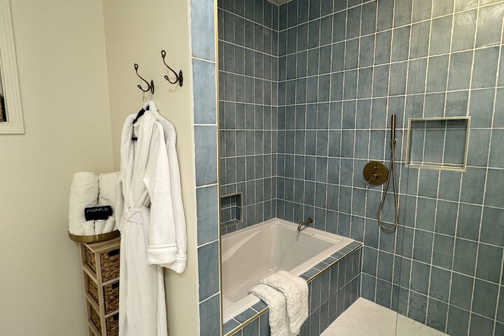 Room 16 of 23