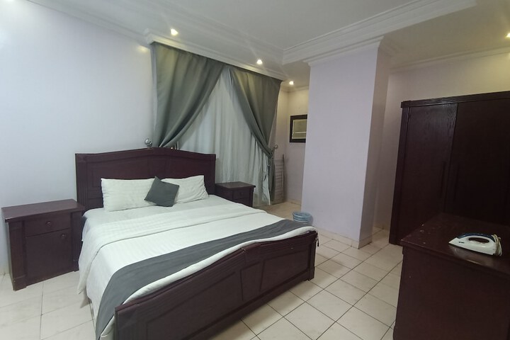 Room 13 of 165