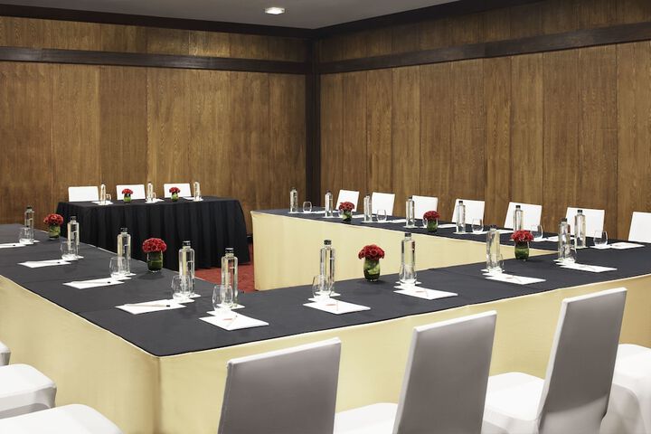 Business Center 60 of 71