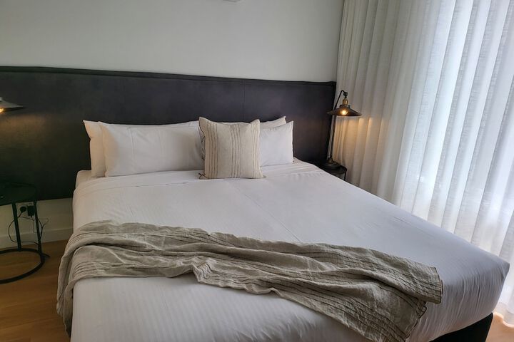 Room 9 of 49