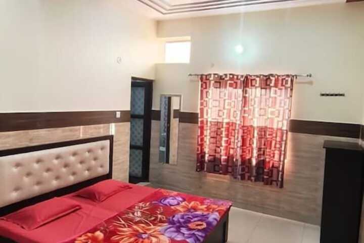 Room 3 of 7