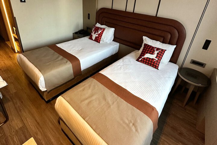 Room 22 of 96
