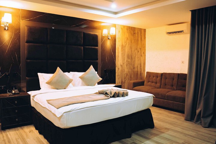 Room 84 of 98