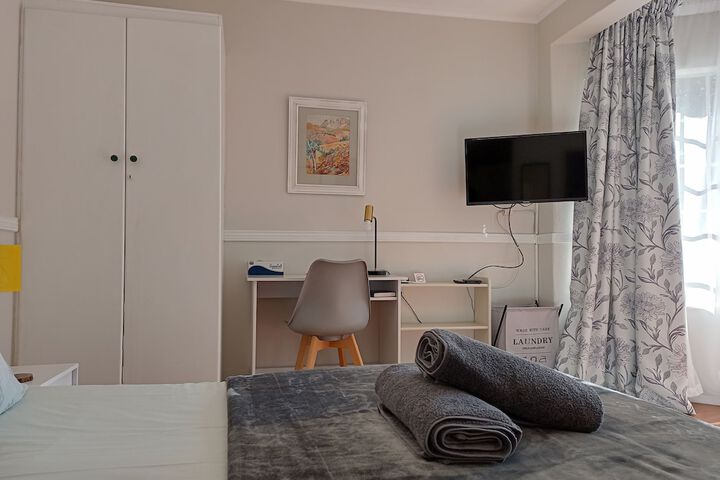 Room 5 of 13