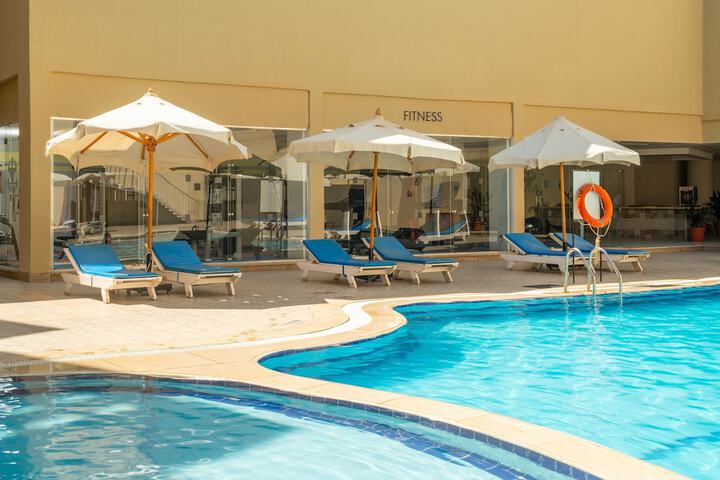 Pool 85 of 204