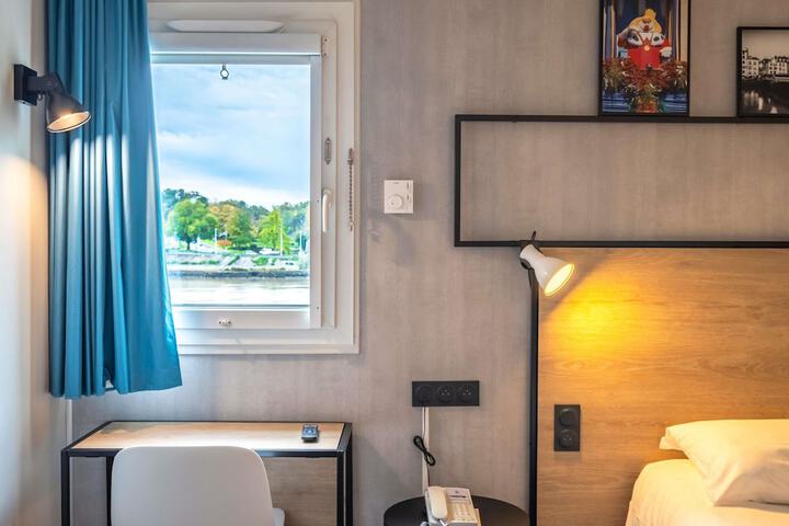 Room 20 of 110