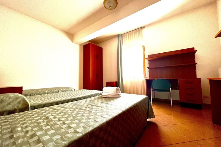 Room 16 of 39