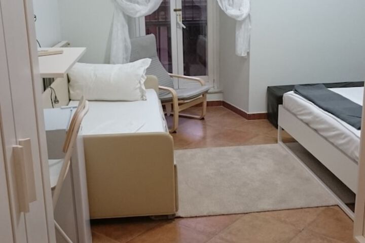 Room 3 of 48