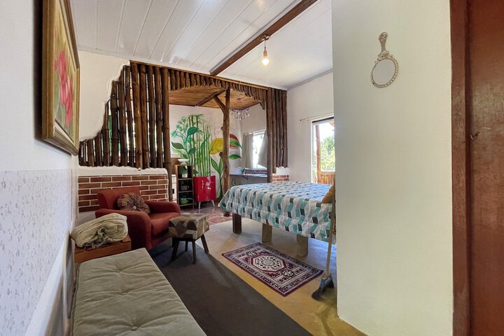 Room 13 of 27