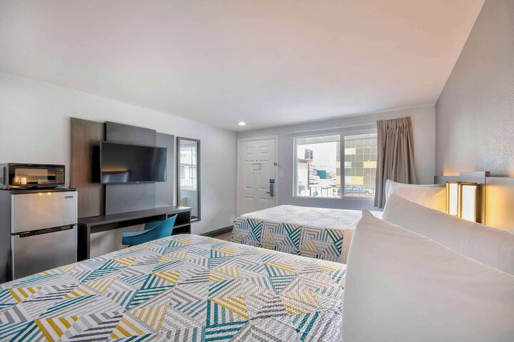 Room 9 of 27