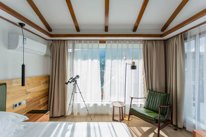 Room 16 of 68
