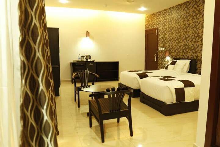 Room 4 of 11