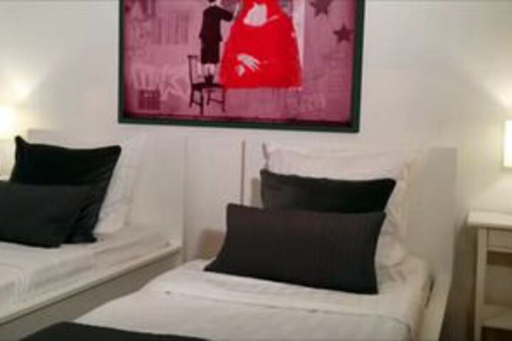 Room 13 of 34